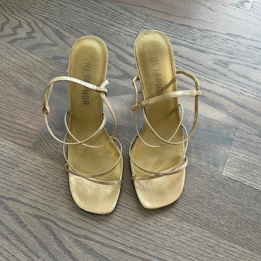 VTG Metaphor Strappy Heel